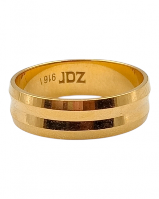 Exquisite Gold Band