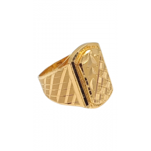 Elegant Leaf Engraved Gold Ring