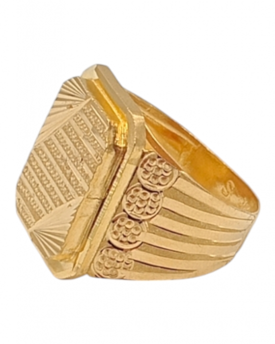 Impressive Textured Gold Gents Ring 