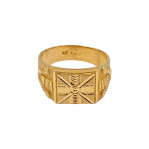 Captivating Gold Gents Ring