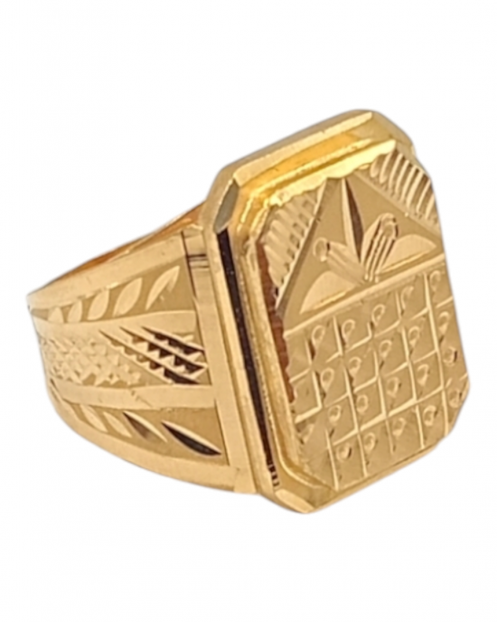 Opulent Gold Gents Ring