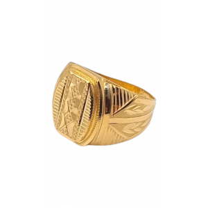 Beguiling Gold Gents Ring