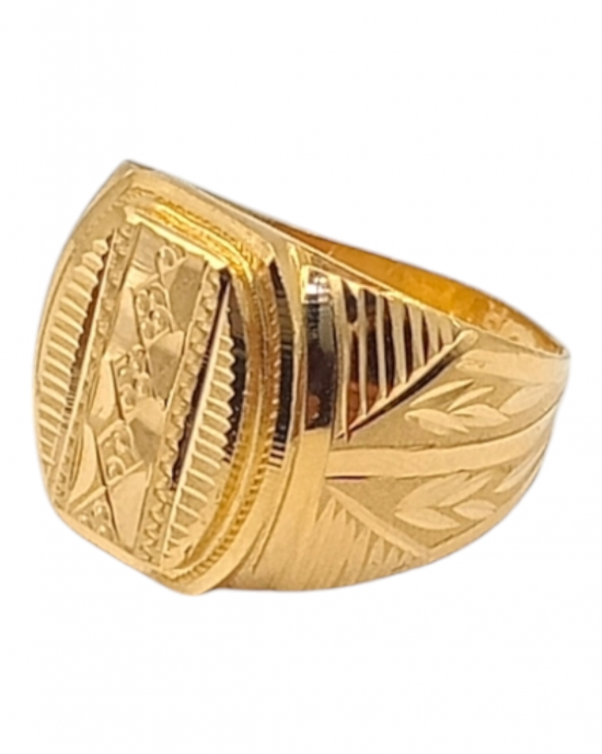 Beguiling Gold Gents Ring