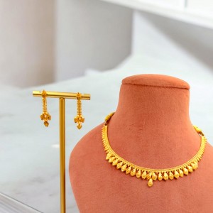 Leafy Gold Necklace set