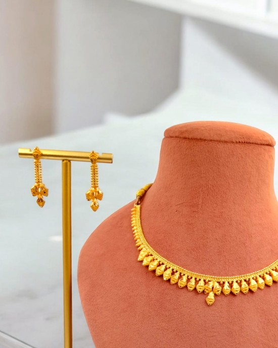 Leafy Gold Necklace set