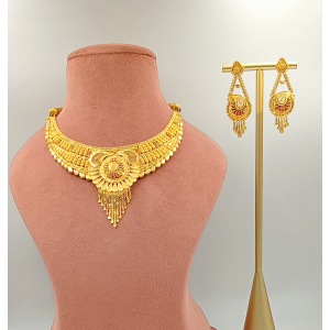 Elegant Gold Necklace Set 