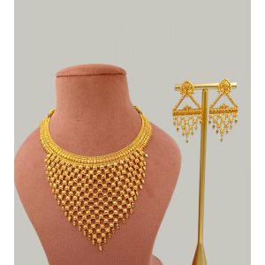 Queen Gold Neck Set 