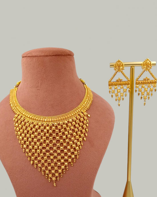 Queen Gold Neck Set 