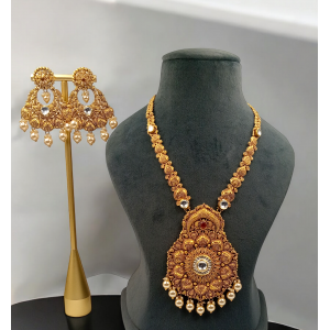 Charming Antique Long Kundan Set