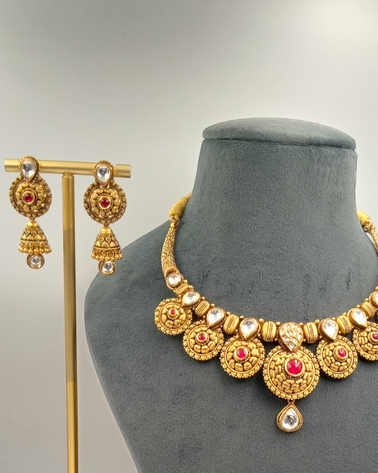 Majestic Kanthi Style Neck Set