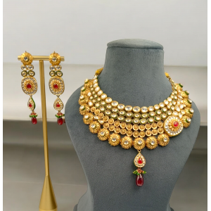 Graceful kundan Gold Neck Set