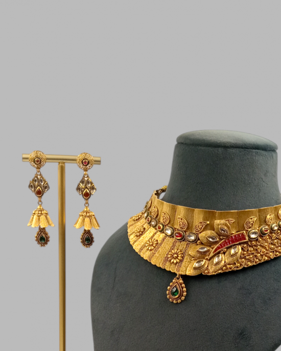 Bold Kundan Neck Set 