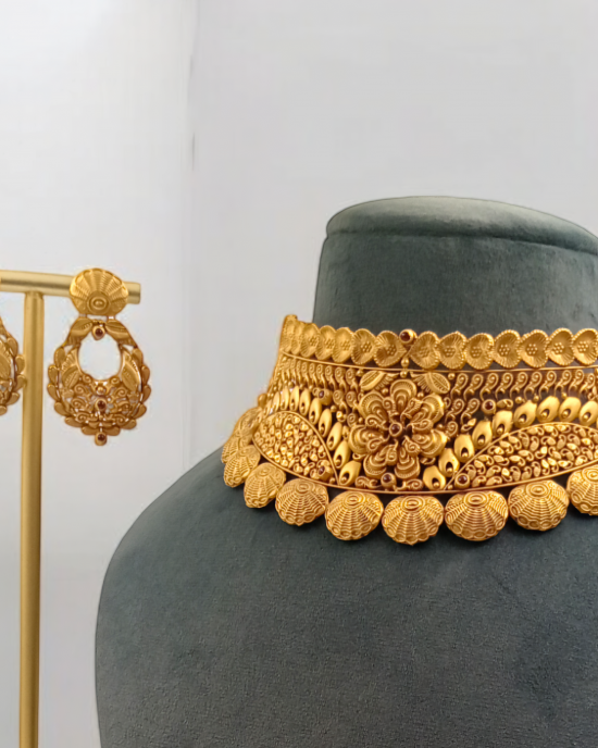 Royal Gold Neck Set