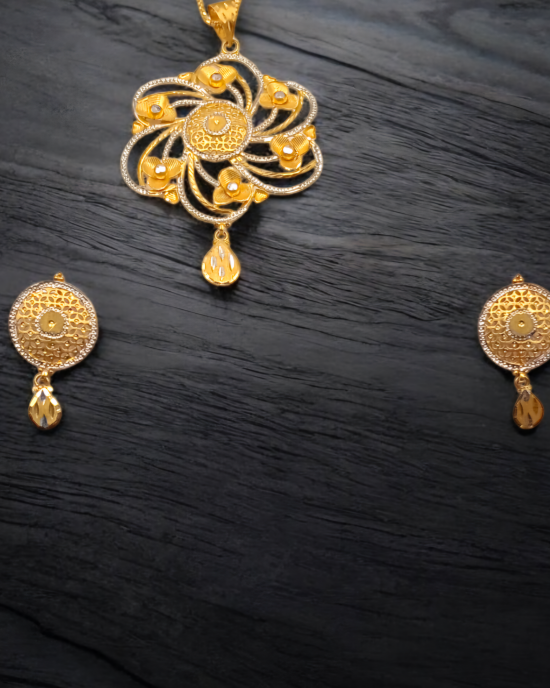 Elegant Gold Pendant Set