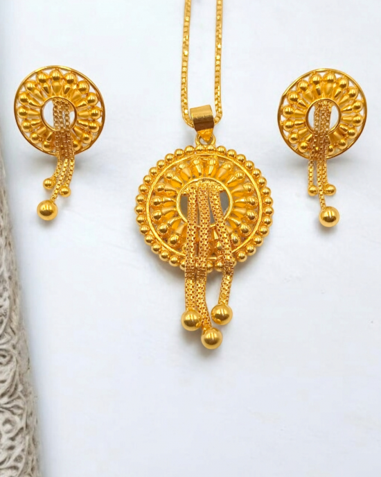 Radiant Gold Pendant Set