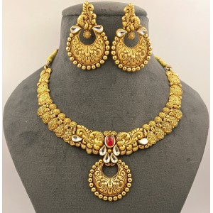 Festive Temple With Kundan Gold Necklace Set