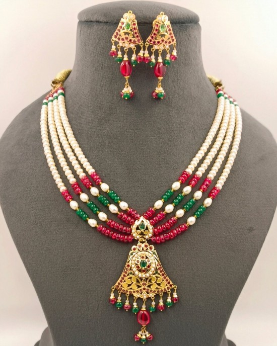 Graceful Gold Neck Set Jadau 