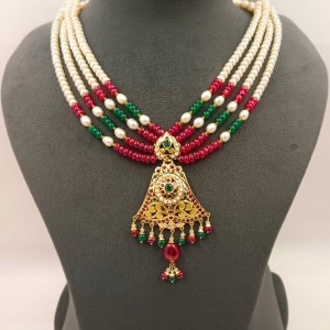 Graceful Gold Neck Set Jadau 