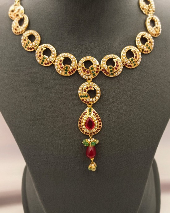 Exquisite Neck Set Jadau