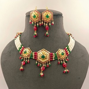 Stunning Choker Neck Set Jadau