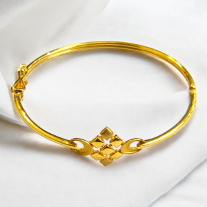 Elegant Gold Bracelet